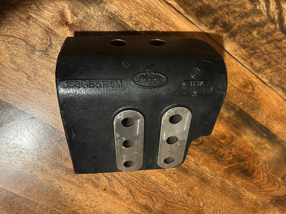 MACK 21090653 - Engine Mount Bracket - Rear