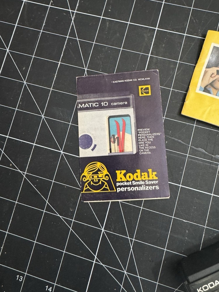 Kodak Pocket Instamatic 10 Vintage Camera - Untested