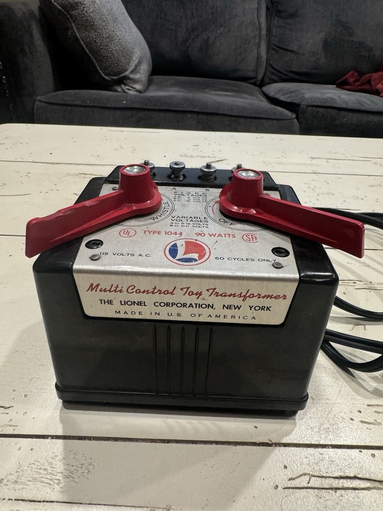 Lionel #1044 90 Watt Train Transformer
