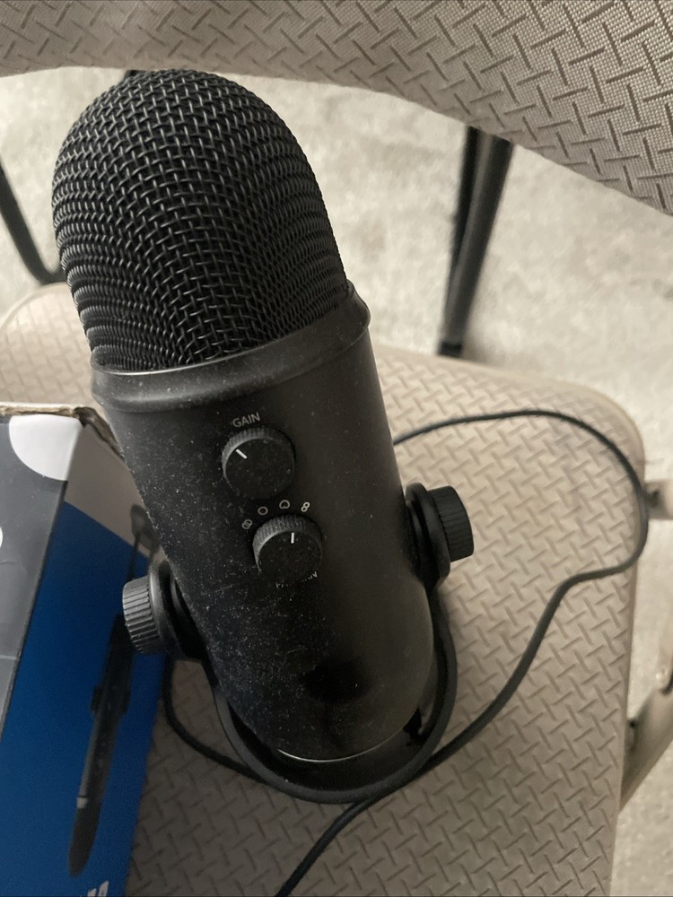 logitech blue yeti usb microphone Used