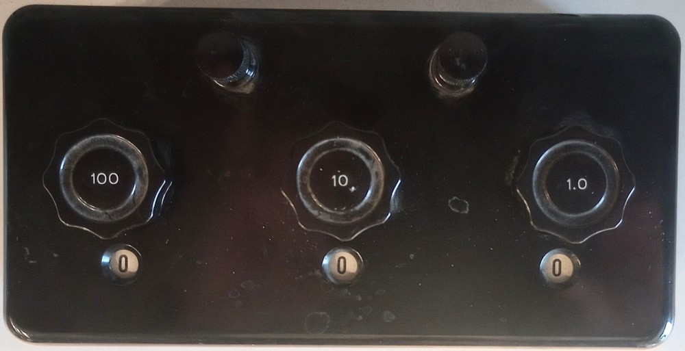 SARGENT WELCH BAKELITE RESISTANCE DECADE BOX