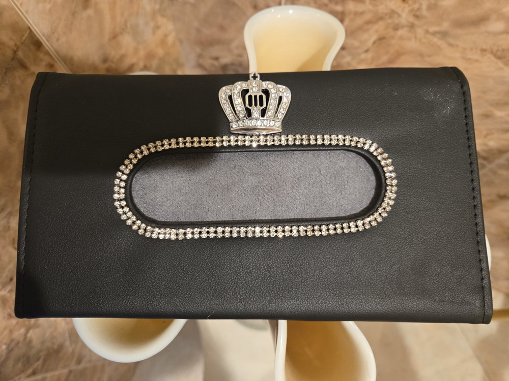 CAR TISSUE HOLDER BLING