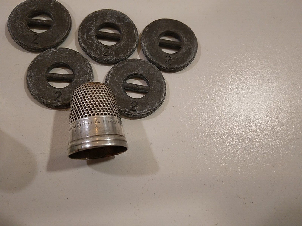ANTIQUE SEWING THIMBLE AND BUTTON LOT