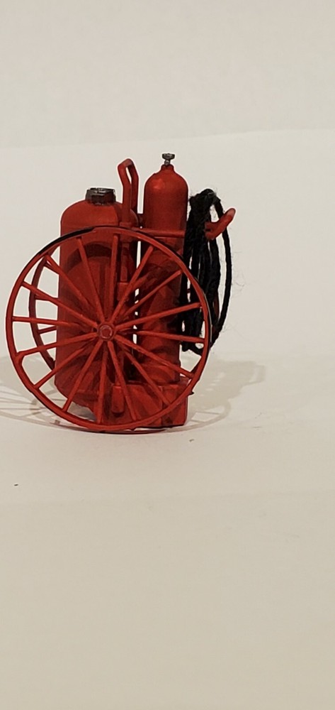 O Scale Fire Extinguisher - 1:48 Scale Dolley Fire Extinguisher