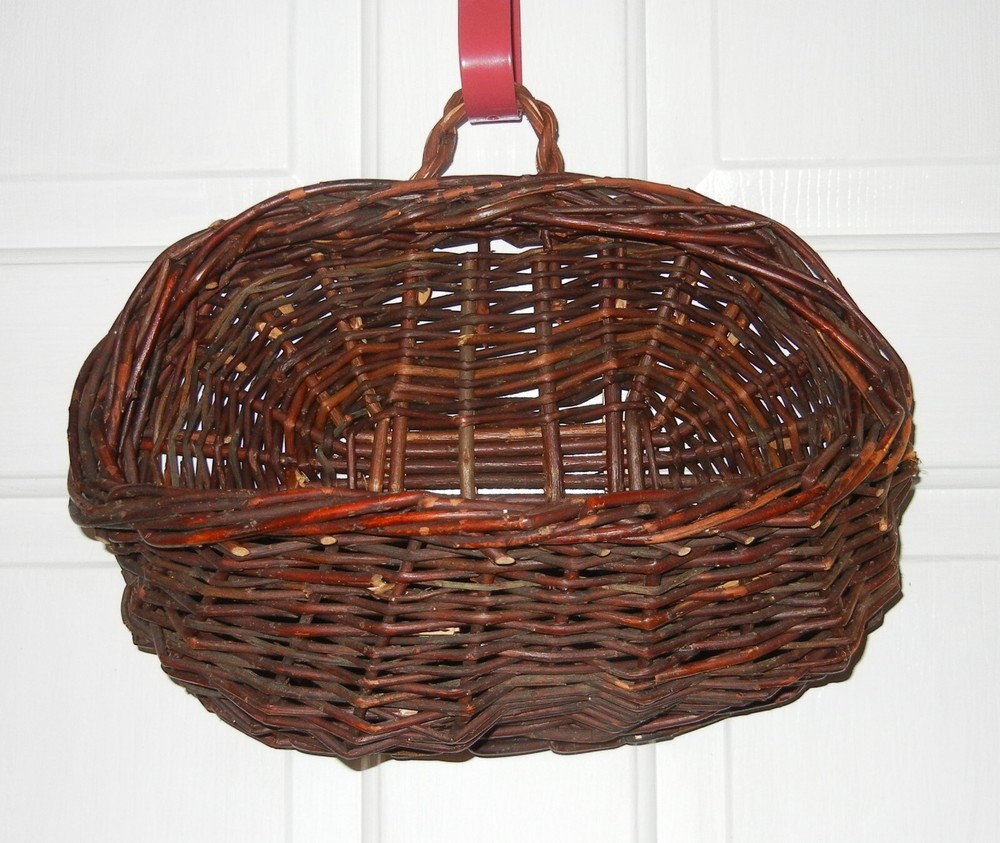 Woven Grapevine Wall Hanging Pocket Basket