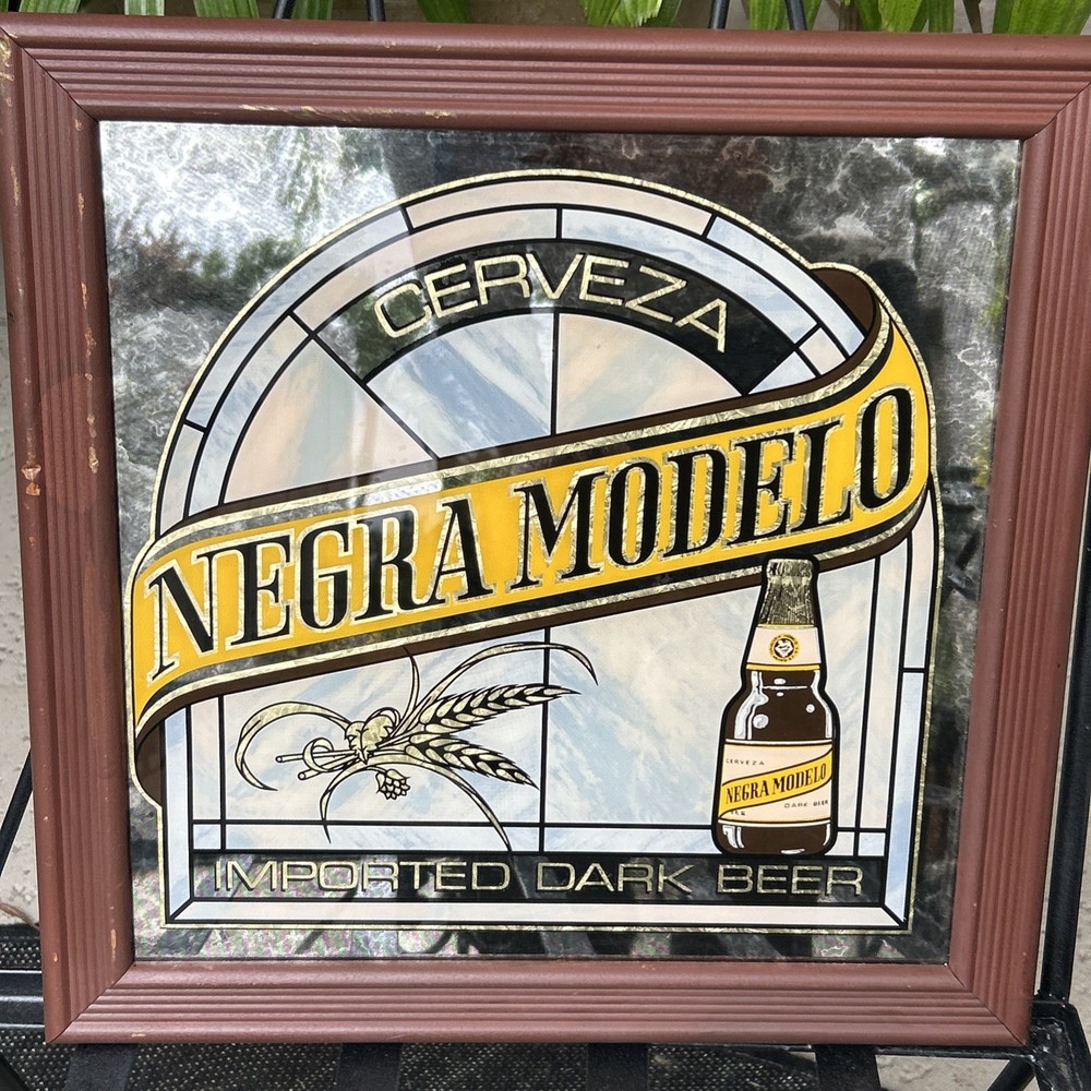 Negra Modelo Mirror Advertisement