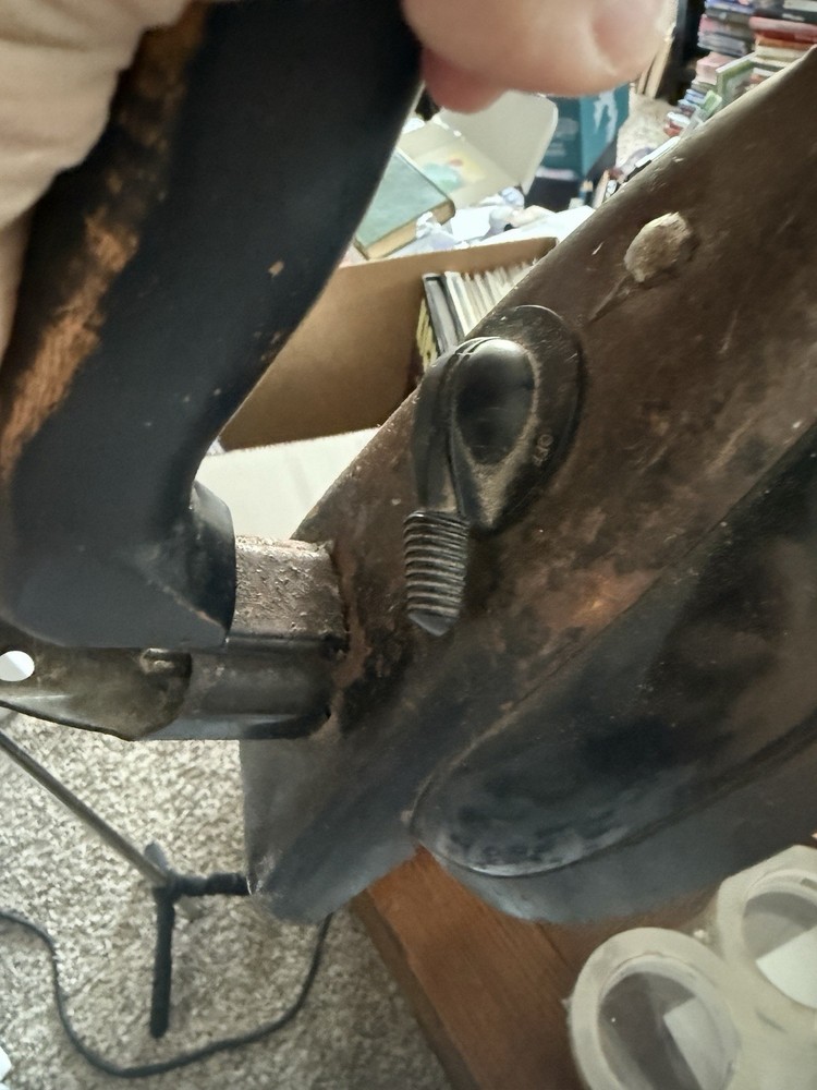 Vintage Universal Brand Iron Model E0174