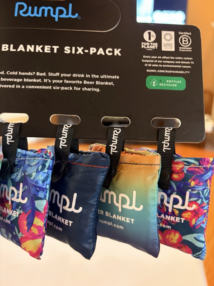 Rumpl Beer blanket / Bevy Sack Six Pack