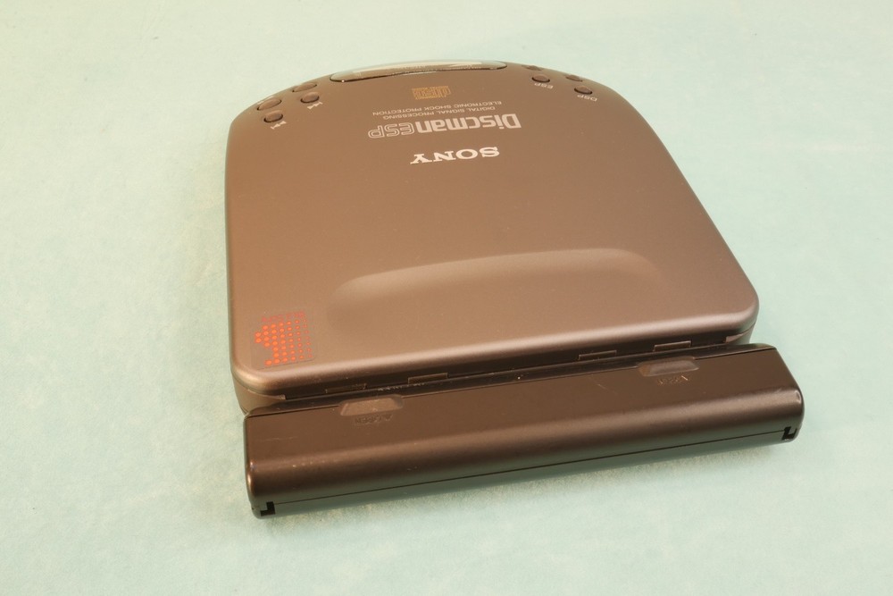 Sony D-321 Discman :: Restored :: Complete Set