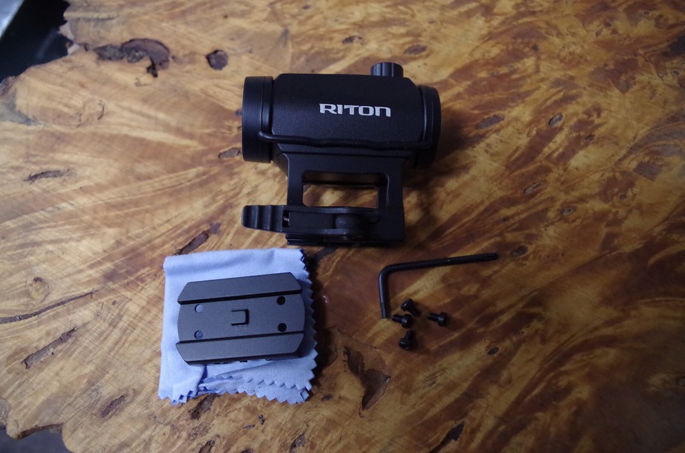 TACTICS 1X ARD QUick Release RED DOT Scope RITON OPTICS INCL. Base Screws Dust C