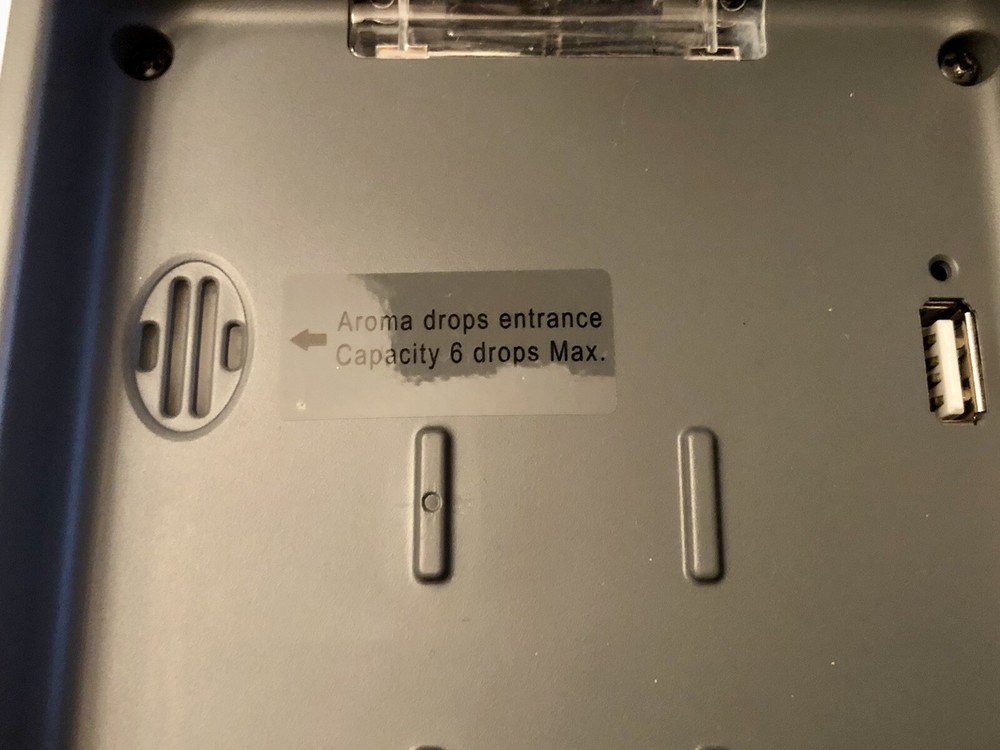 Multi-Function Mobile Phone UV Sterilizer w/ Aromatherapy Diffuser….. Open Box