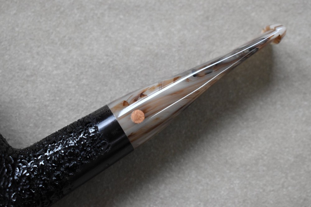Moretti Pipe Black Rusticated Freehand