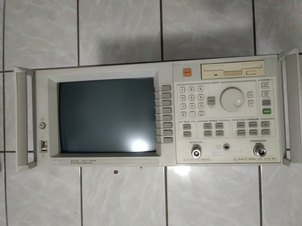 VNA HP AGILENT 8711A RF VECTOR NETWORK ANALYZER