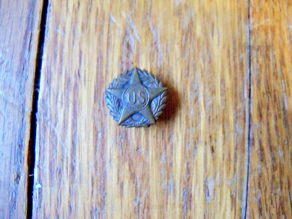 WW1 Honorable Discharge Bronze Lapel Stud Button