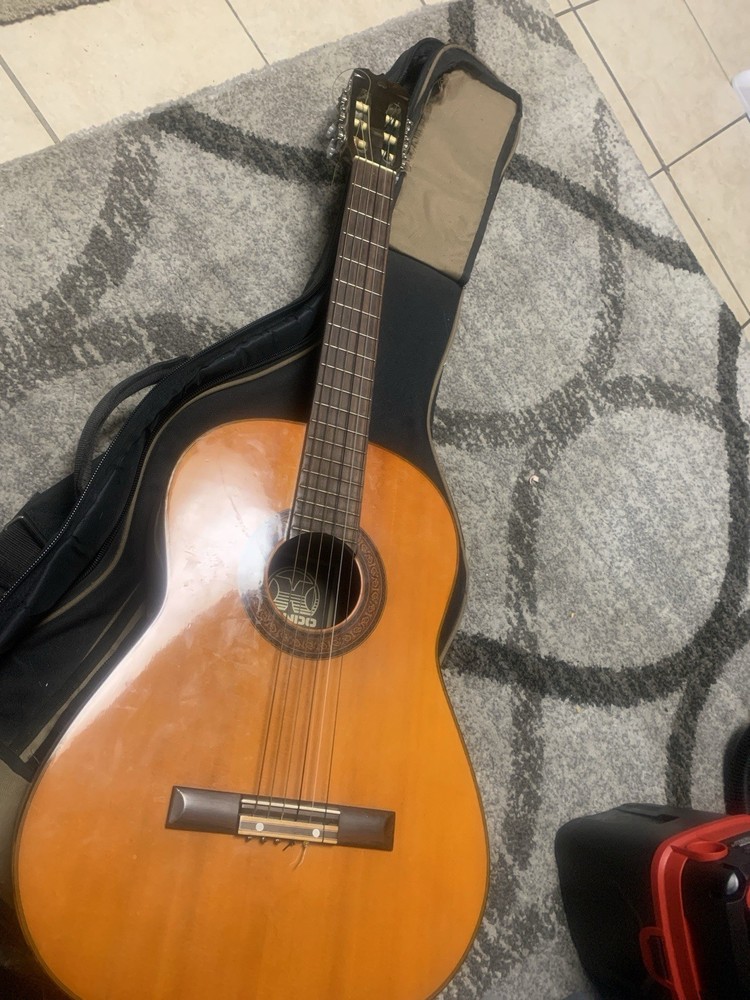 Hondo Model H321 Classical Guitar
