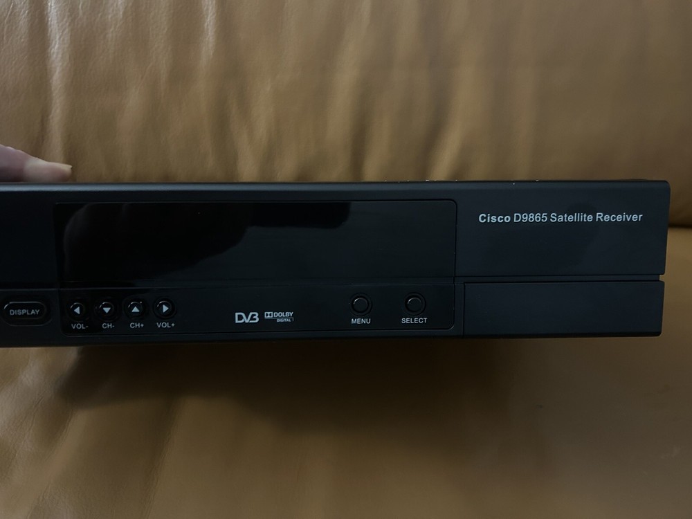 Satellite TV Receiver Decoder CISCO D9865-H ~ Remote, Power, Manuals, Cable ~ VG