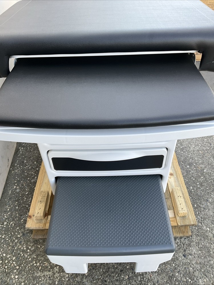 Midmark Ritter 204 Exam Table 204 New Open Box