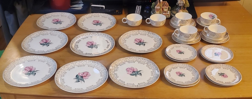 Vintage 29 Piece Set China Gold Ring Set