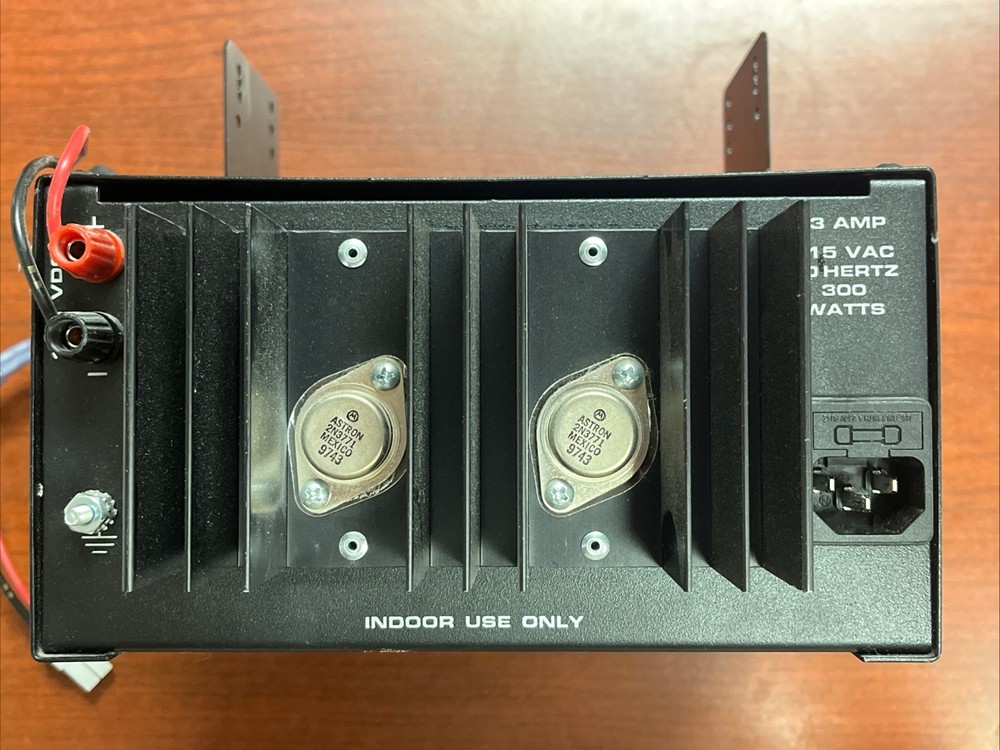 Astron RS-12A 12 Amp Regulated Power Supply, Preowned. *** LOOK***