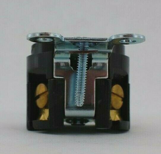 Hubbell 4760 Twist-Lock Single Receptacle