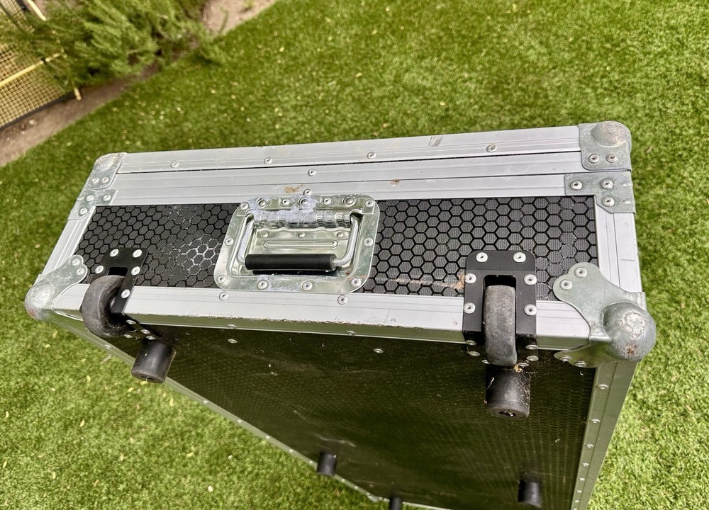 Aputure infinibar pb12 8 Light Kit (Empty Case)