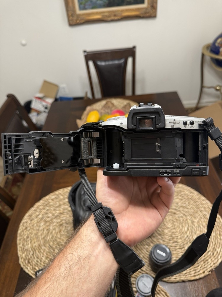 Minolta Maxxum 4 Bundle