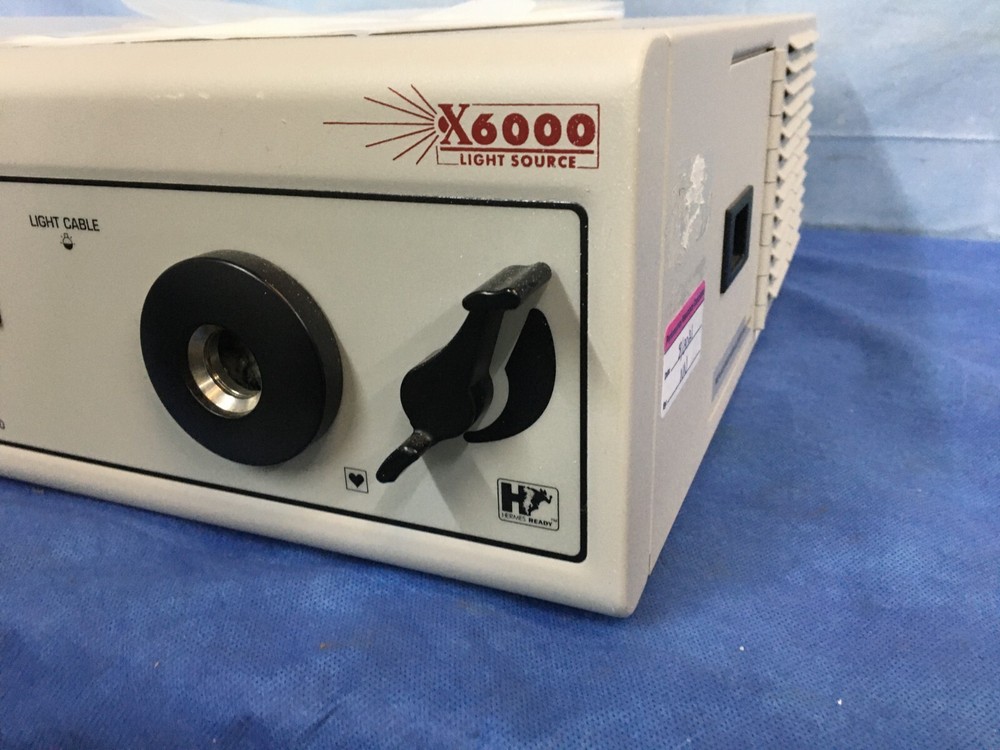 Stryker Endoscopy x6000 Light Source 220-185-000. Bulb Hours: 259