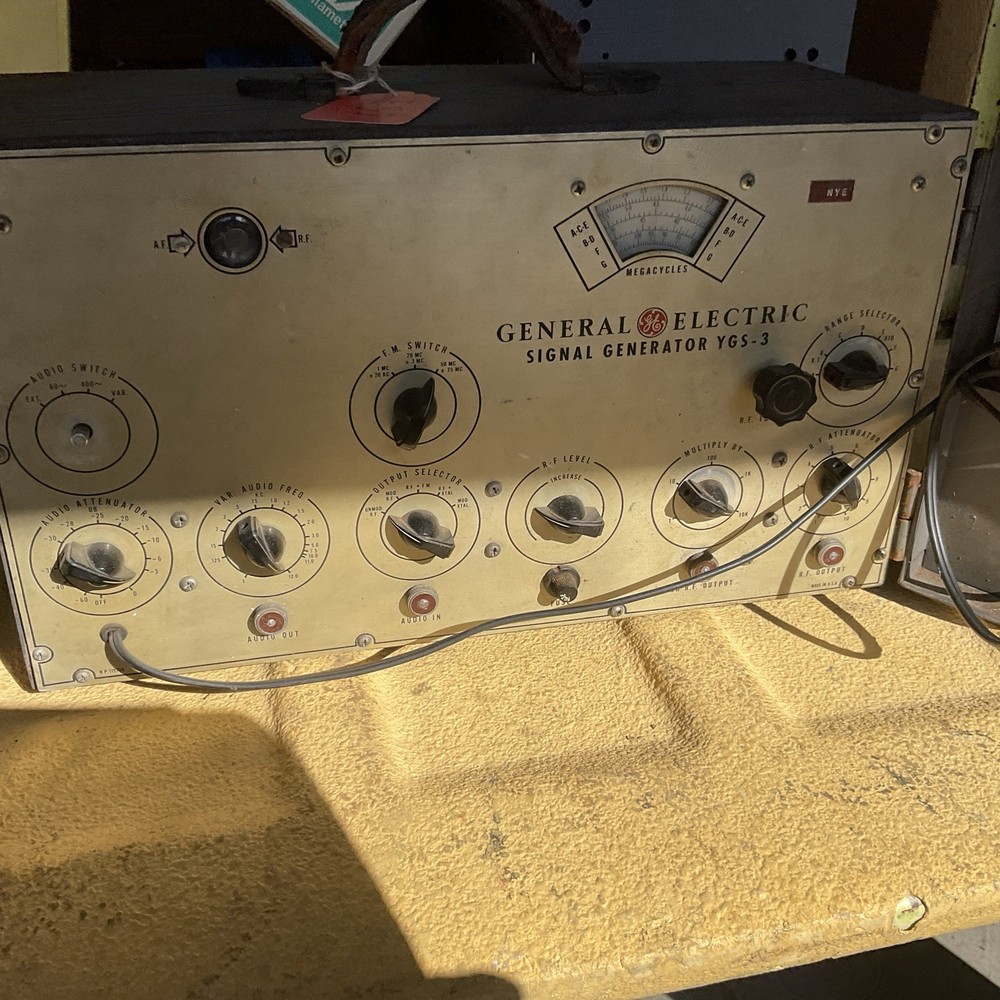 GENERAL ELECTRIC SIGNAL GENERATOR Type-YGS-3