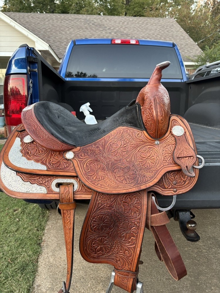 15” Circle Y Gladewater Show Saddle