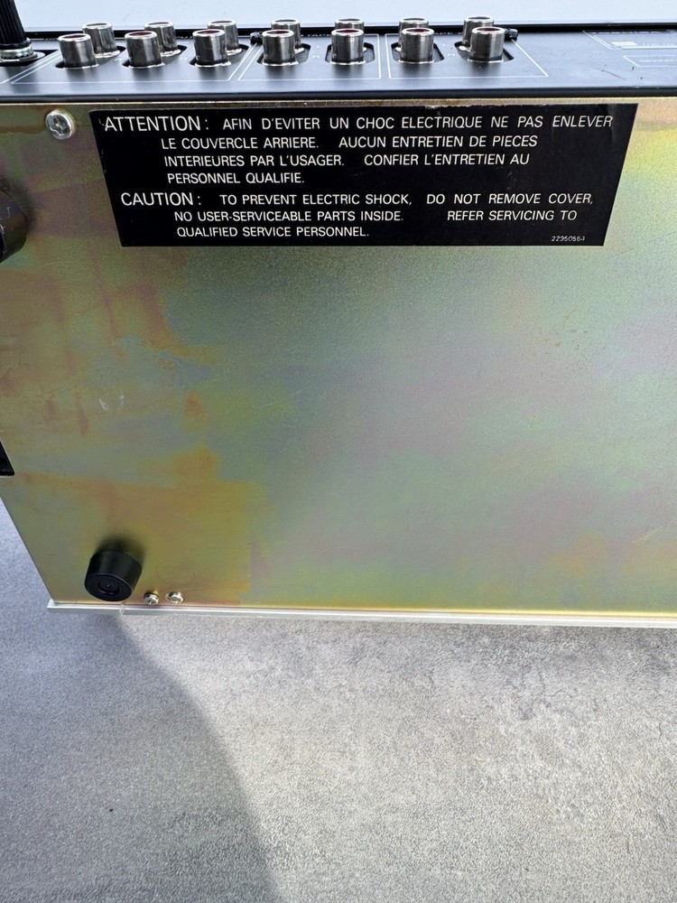 Toshiba SY-335 Stereo PreAmplifier Powers On! Nice Condition