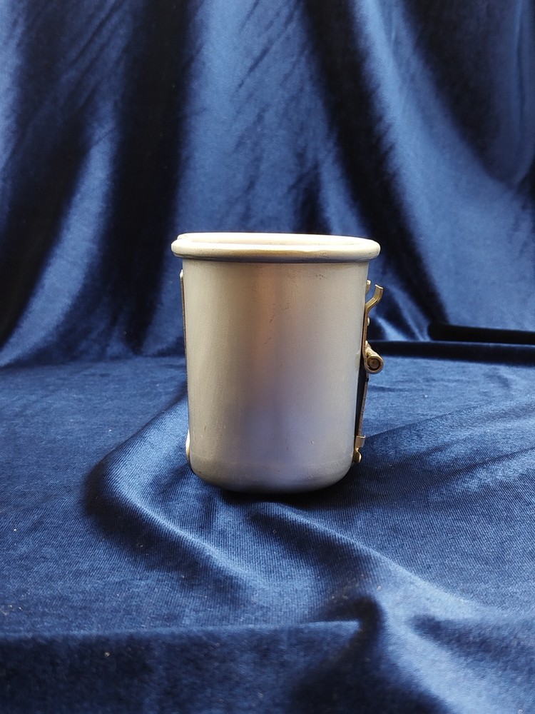 BELGIAN MILITARY CANTEEN CUP FOLDING HANDLE 1987