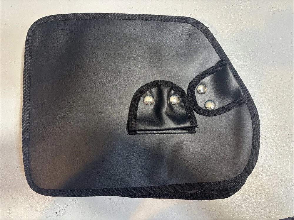 Replacement storage bag for a 3-wheel rollator walker.