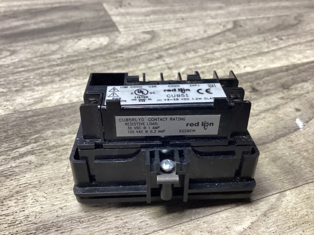RED LION CONTROLS DIGITAL PANEL CONTROL CUB5I WITH PANEL MOUNT #104N55