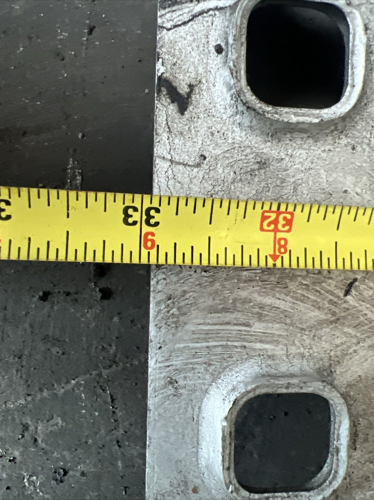 VOLVO VNR STEP DECK (CATWALK) 33 L”X 20 W”