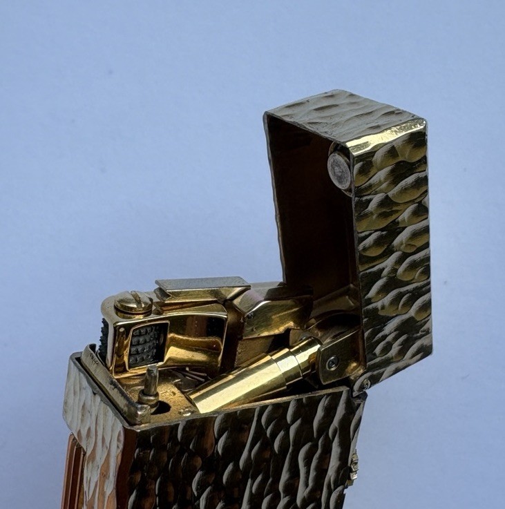 MINT Dunhill Gold ‘Bark’ Rollagas Lighter- Fully Overhauled