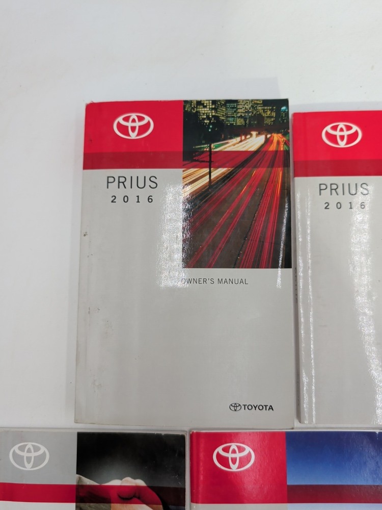 2016 Toyota Prius Owner's Manual Set With Navigation System