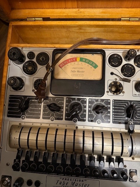 vacuum tube tester working