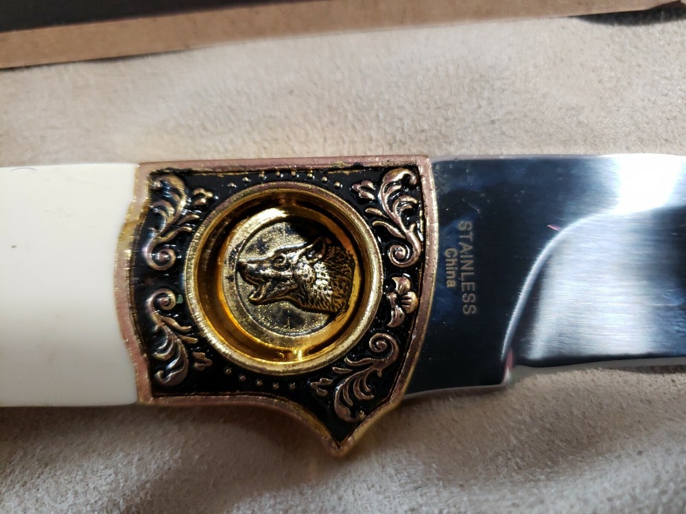 COLLECTOR WOLF KNIFE
