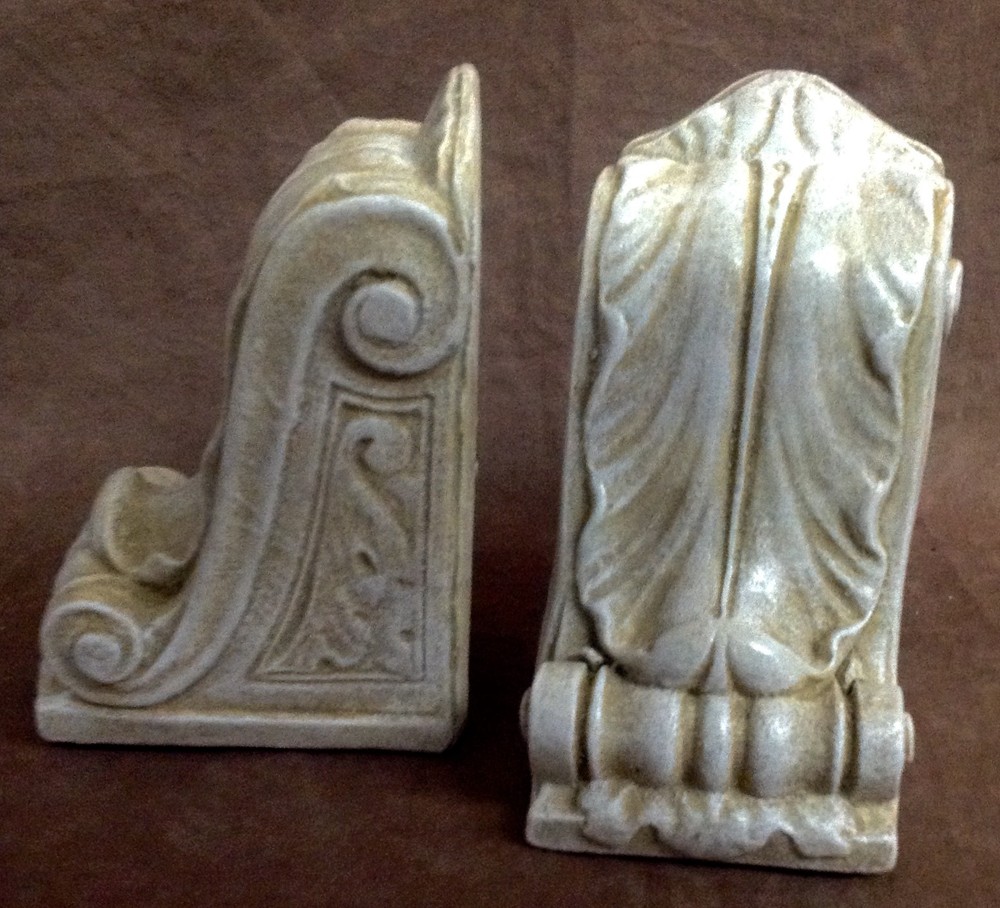 Antique Finish Shelf Acanthus Leaf Wall Corbel Sconce Bracket Pair