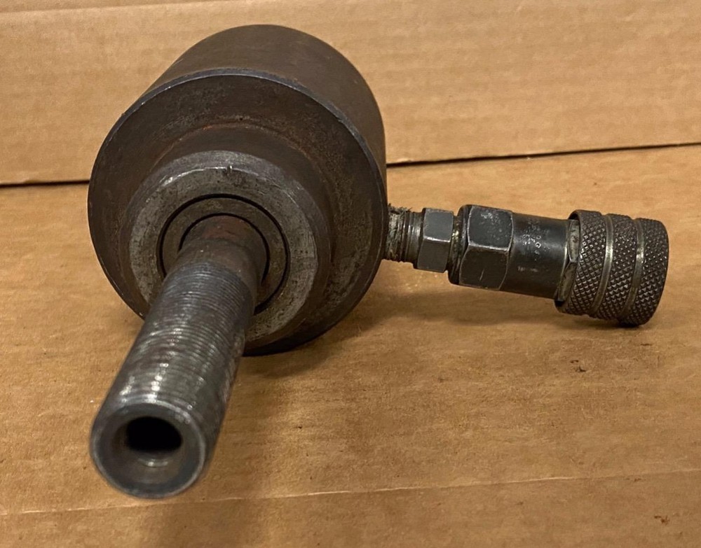 GREENLEE HYDRAULIC RAM KNOCKOUT 746- USED.