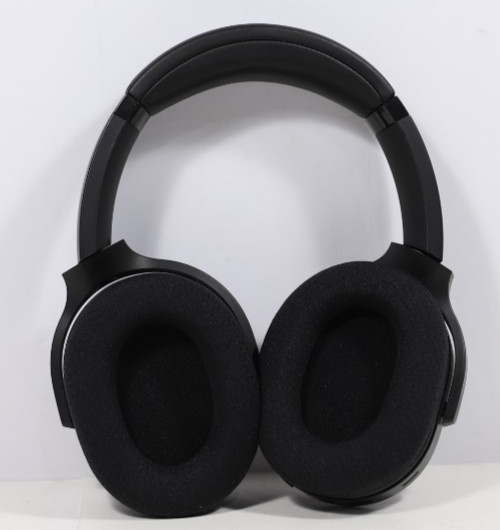 PREOWNED- Razer Barracuda Wireless Gaming Headset Black Bluetooth USB-C Headset