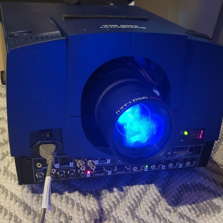 Barco Graphics 6300 DLC Multimedia Projector, maybe working.