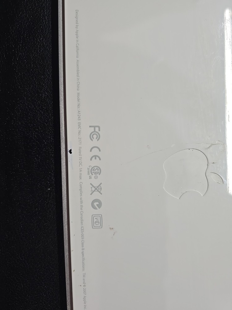 Keyboard Apple Silver,White Model:A1243 USB Wired –Free Shipping