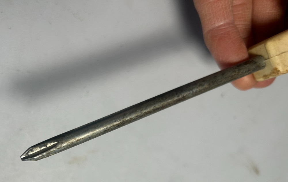 Vintage Folding T-Handle Screwdriver White Hard Plastic Thomas Impl Beaman IA