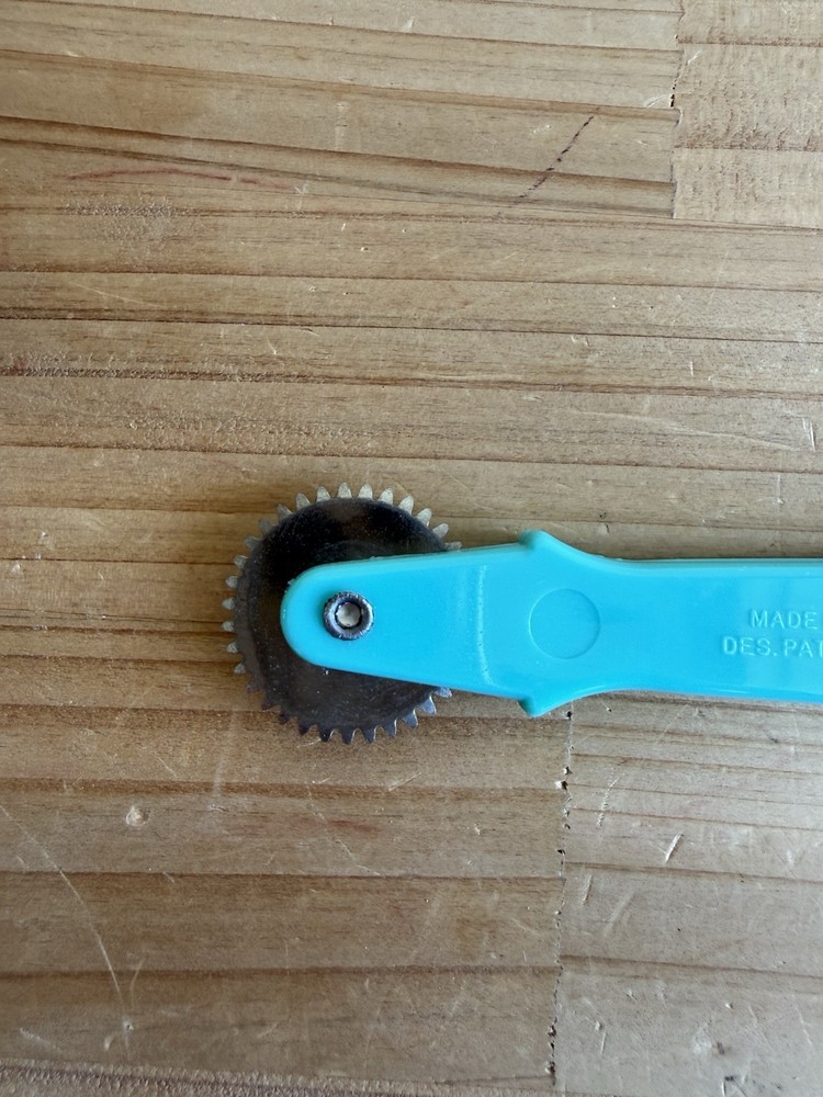 Vintage Dritz Sewing Pattern Tracing Wheel Tool Aqua/Teal Plastic