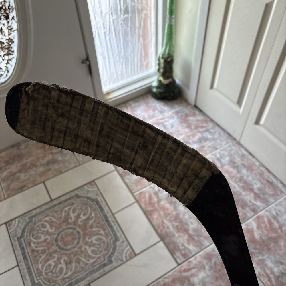 Warrior DT2 senior Hockey Stick (lefty )