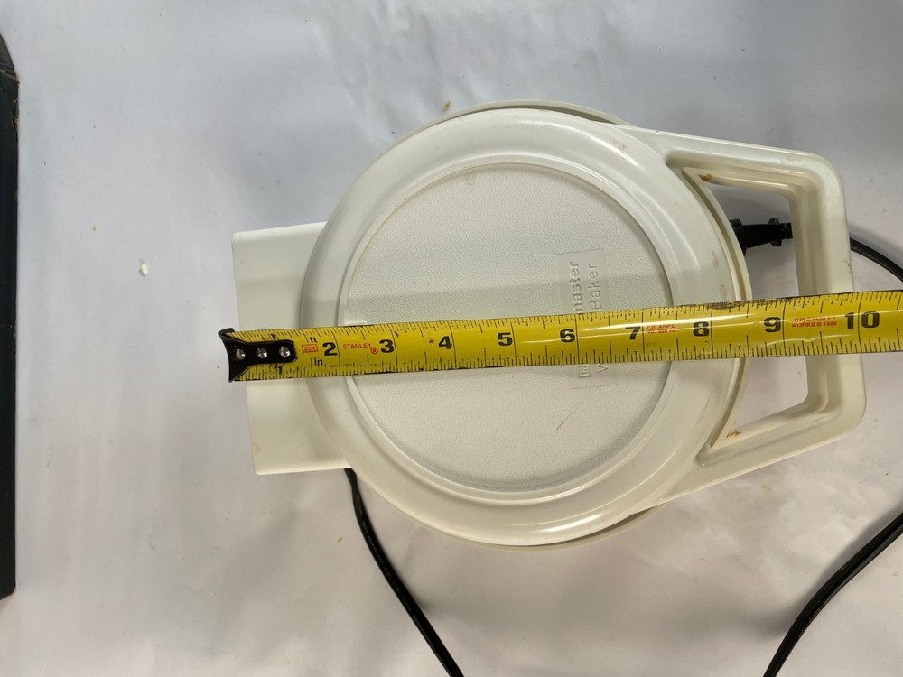 Toastmaster Model 220 Cool-Touch Waffle Baker