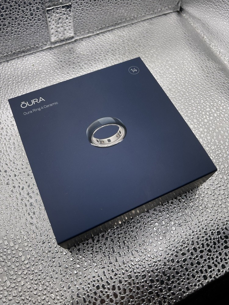 Oura Ring Gen 4, Ceramic Midnight Size 14 BRAND NEW