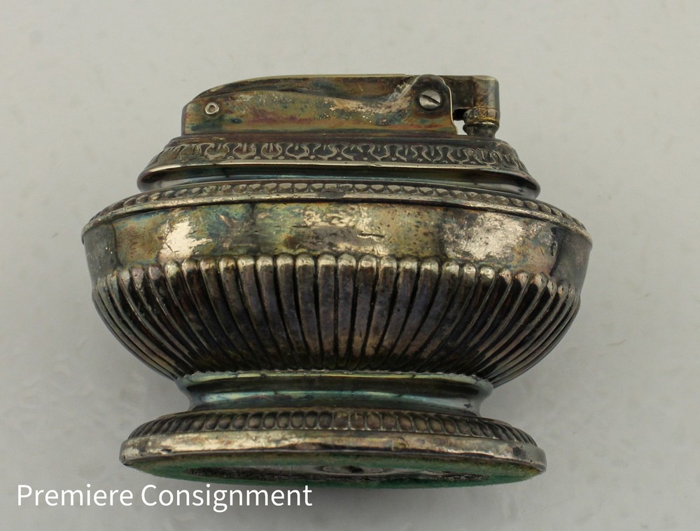 Vintage Ronson Queen Anne table top lighter
