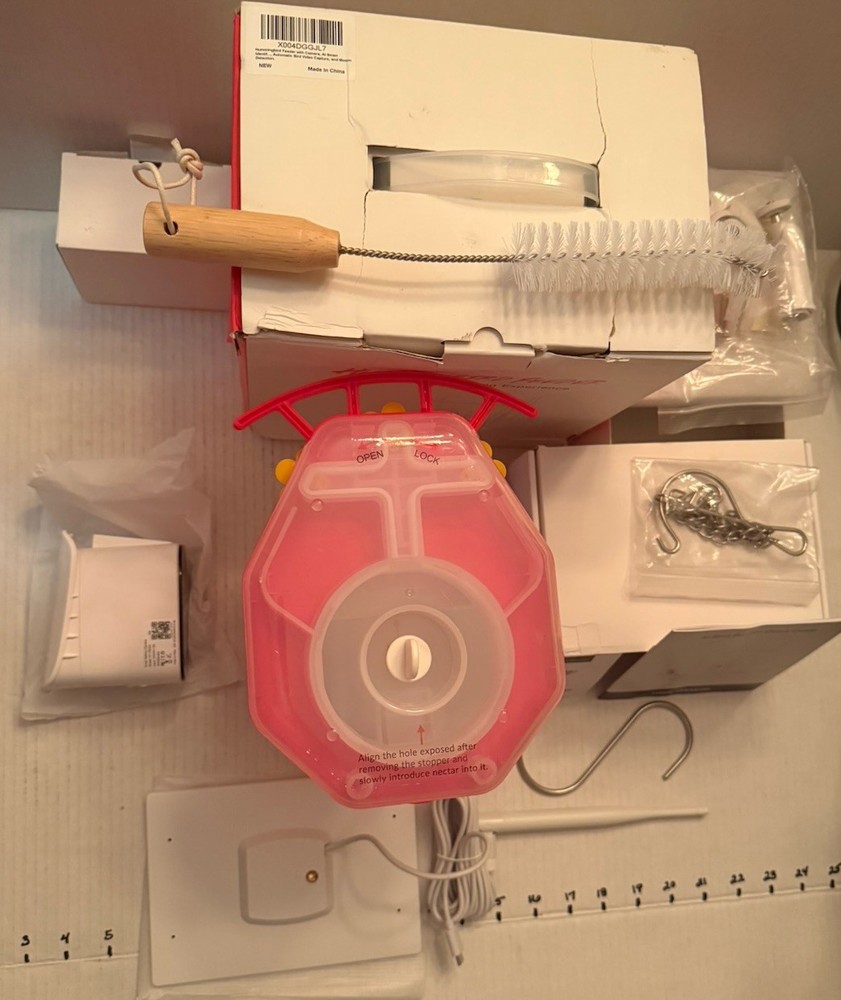 Hummingbird Feeder with Camera